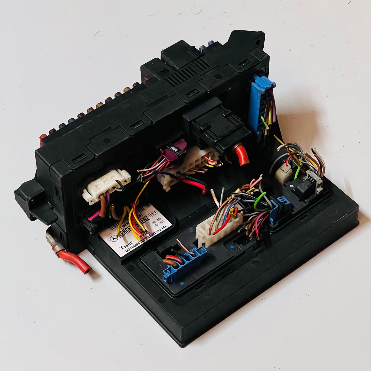 2115453001 Mercedes E Class W211 SAM Fuse Box Control Unit Module, automan spare parts