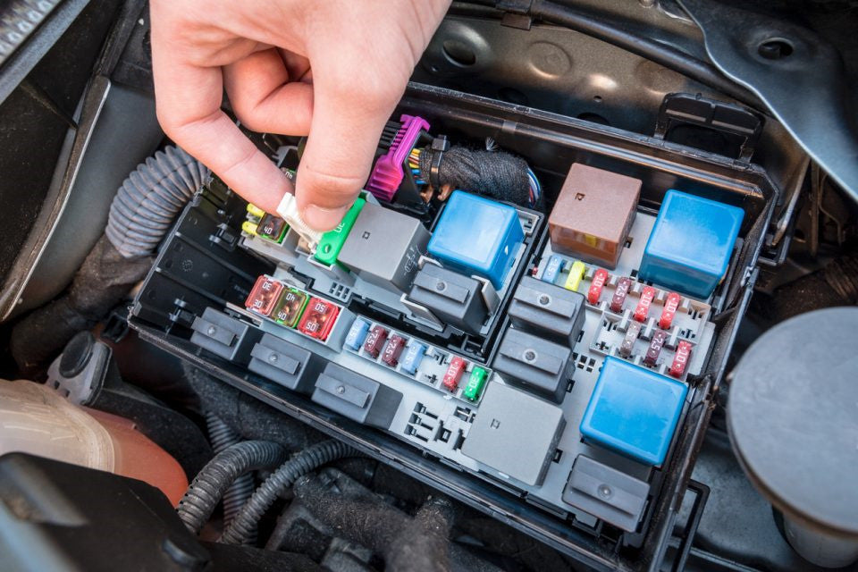 Top Reasons Why a Car Fuse Box Gets Damaged
