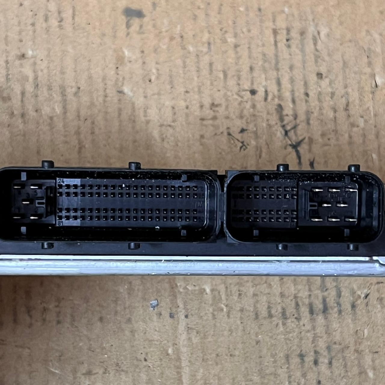 وحدة التحكم في المحرك Audi A4 8E B6 ME7.5 8E0906018B 0261206868