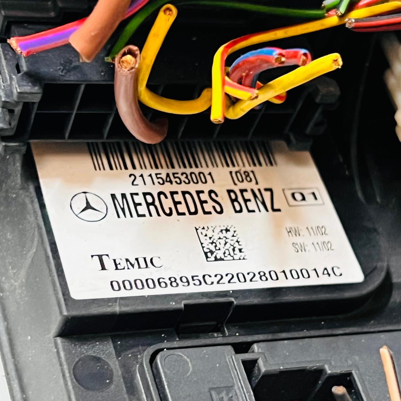 Mercedes E Class W211 SAM Fuse Box Control Unit Module Module 2115453001
