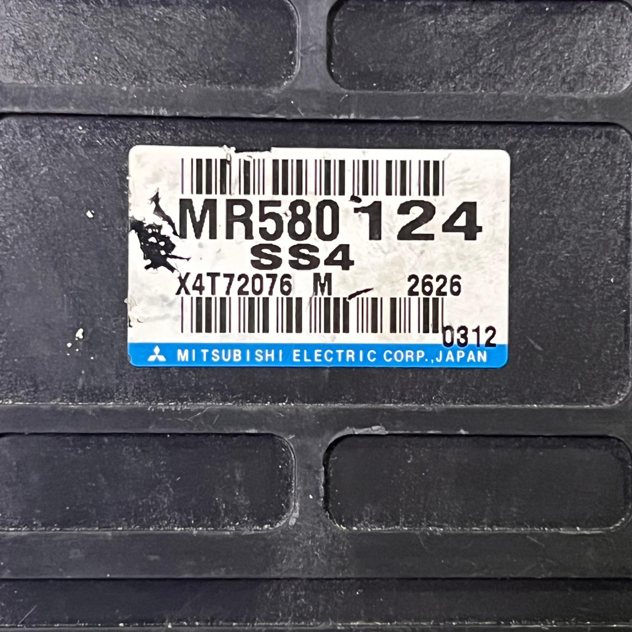 MR580124 Mitsubishi Shogun Pajero 4WD Control Unit X4T72076