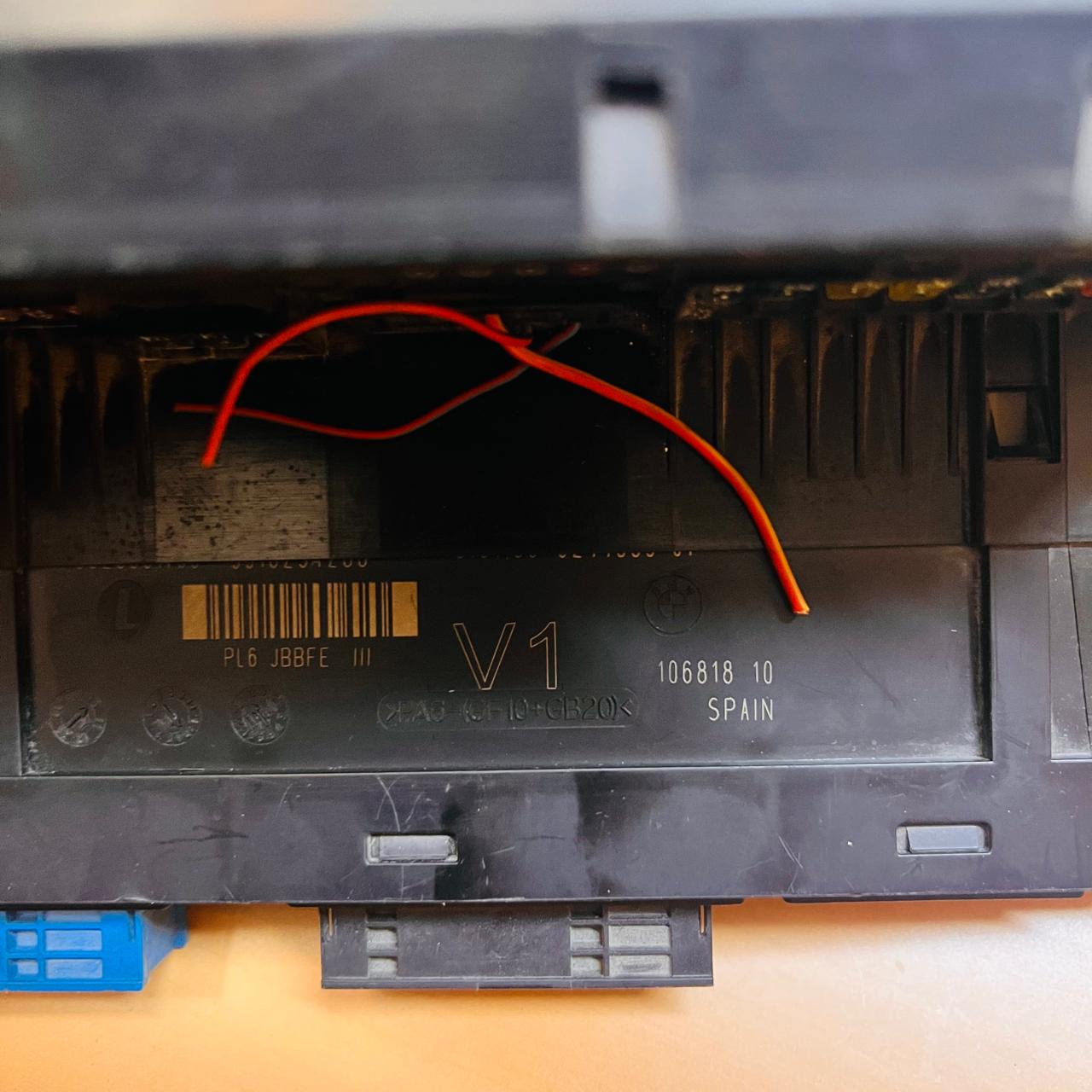 9234421-01 / 2-1703344-2 / 10681810 / 923442101 / 217033442 / 106818 10 2011–2017 BMW 535i GT F07 Front Fuse Box With BCM Chassis Body Control Module OEM, automan spare parts