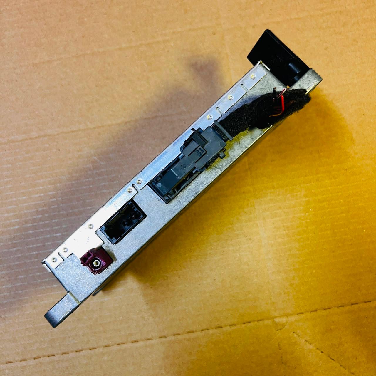 7L5.035.729C / 997.646.209.01 / 109331257A / 7L5035729C / 99764620901 Porsche Cayenne 2008 Bluetooth Phone Control Module OEM, automan spare parts