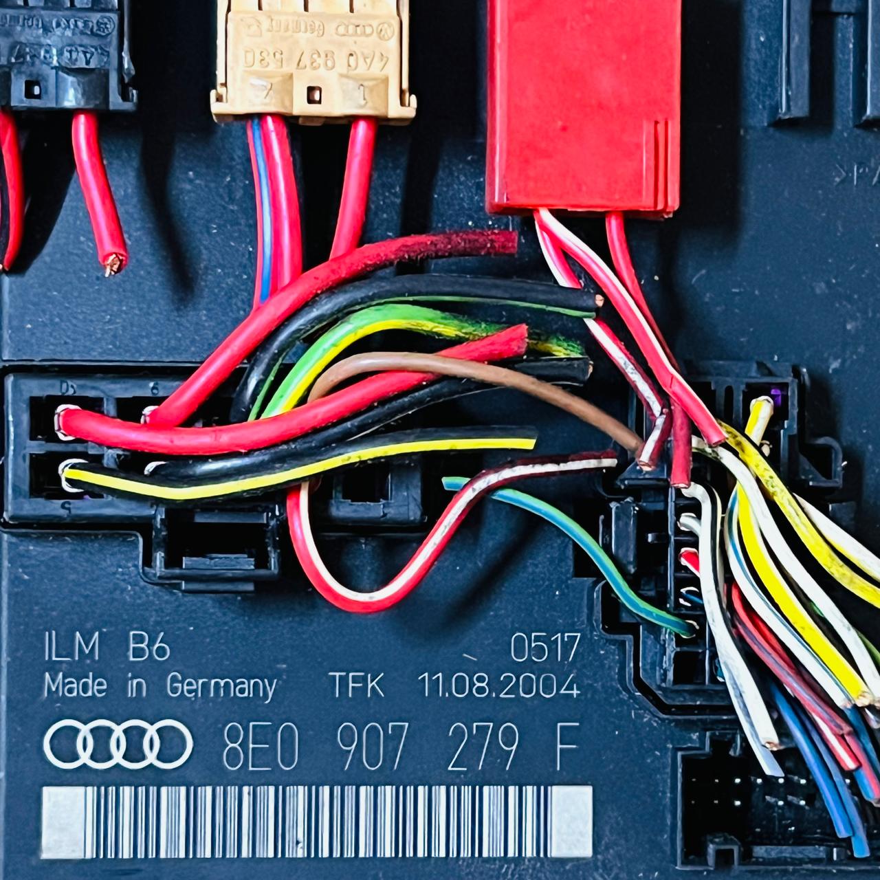 وحدة التحكم في هيكل السيارة الأصلية Audi B6 A4 S4 1.8T 3.0 4.2 2002 - 2005 BCM 8E0907279F