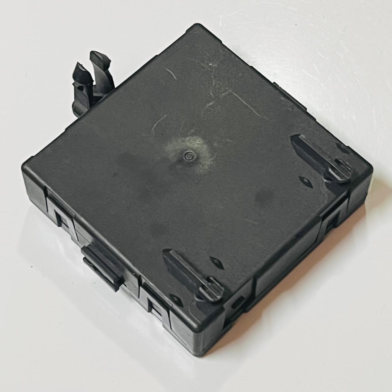 Mercedes-Benz C AMG W204 Door control unit module A2128203685