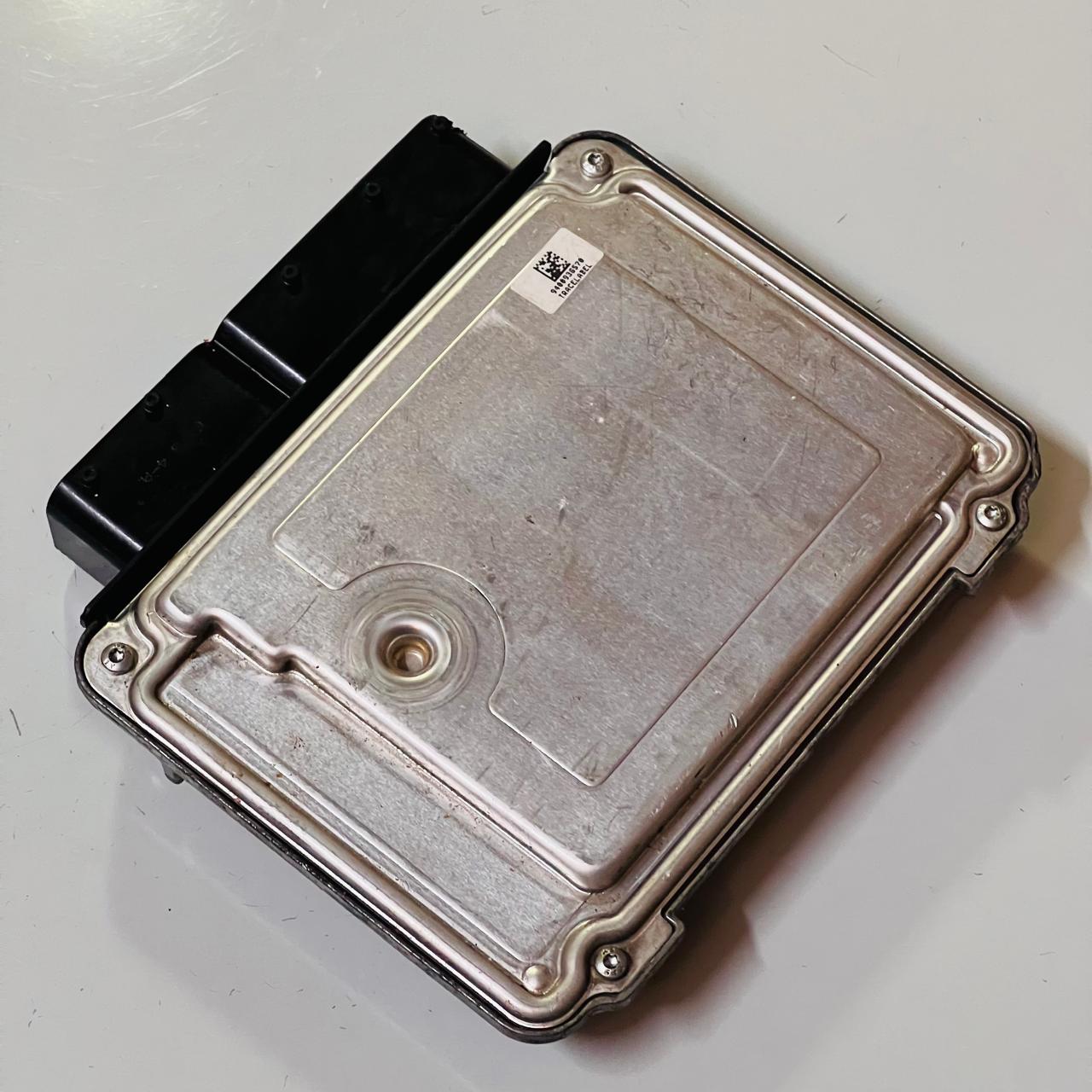 وحدة التحكم في محرك فولكس فاجن جولف 1KCAV ECU 03C906027G 0261S04348 OEM 