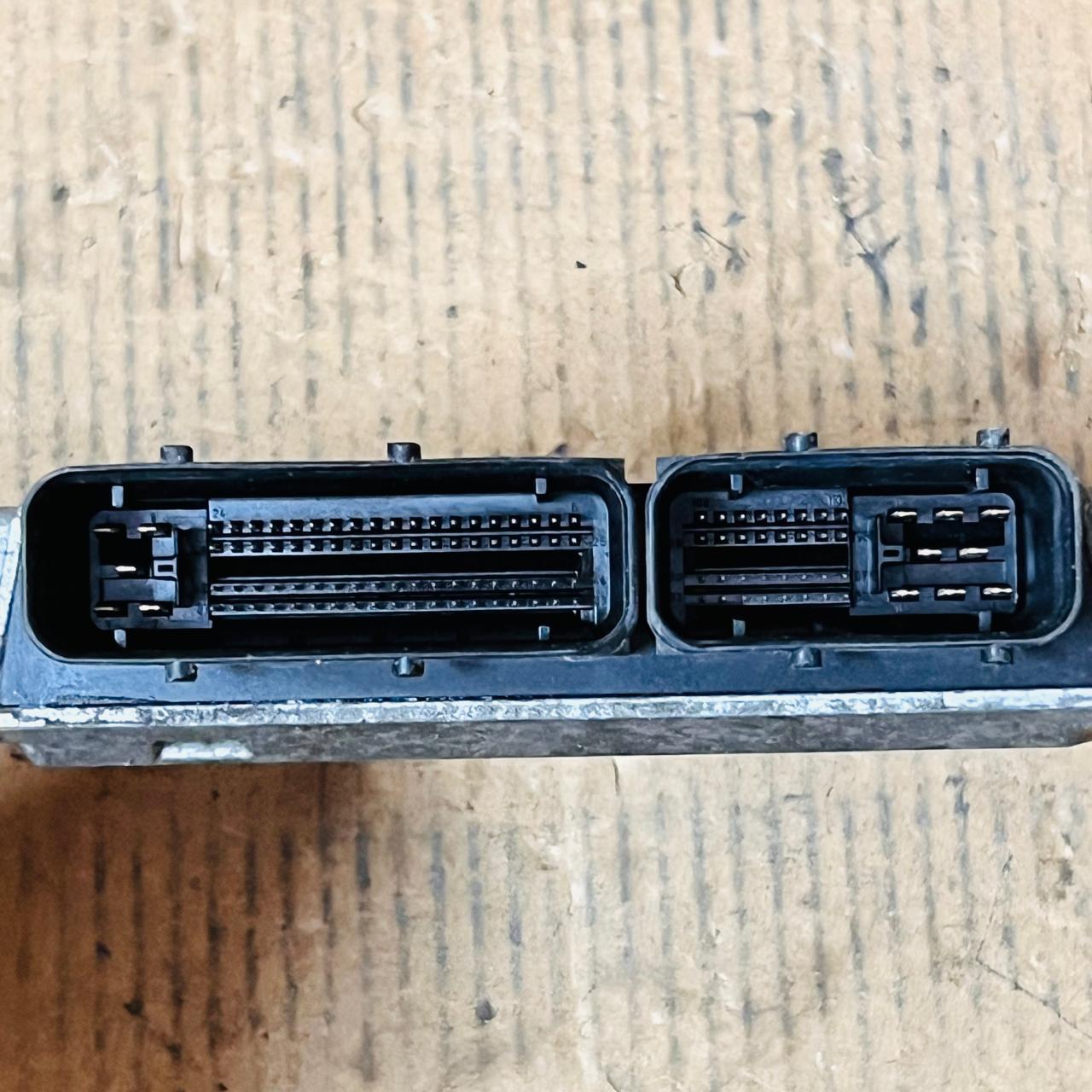 Volkswagen Fox 03D906033H 03D 906 033 H  5WP44238 03
