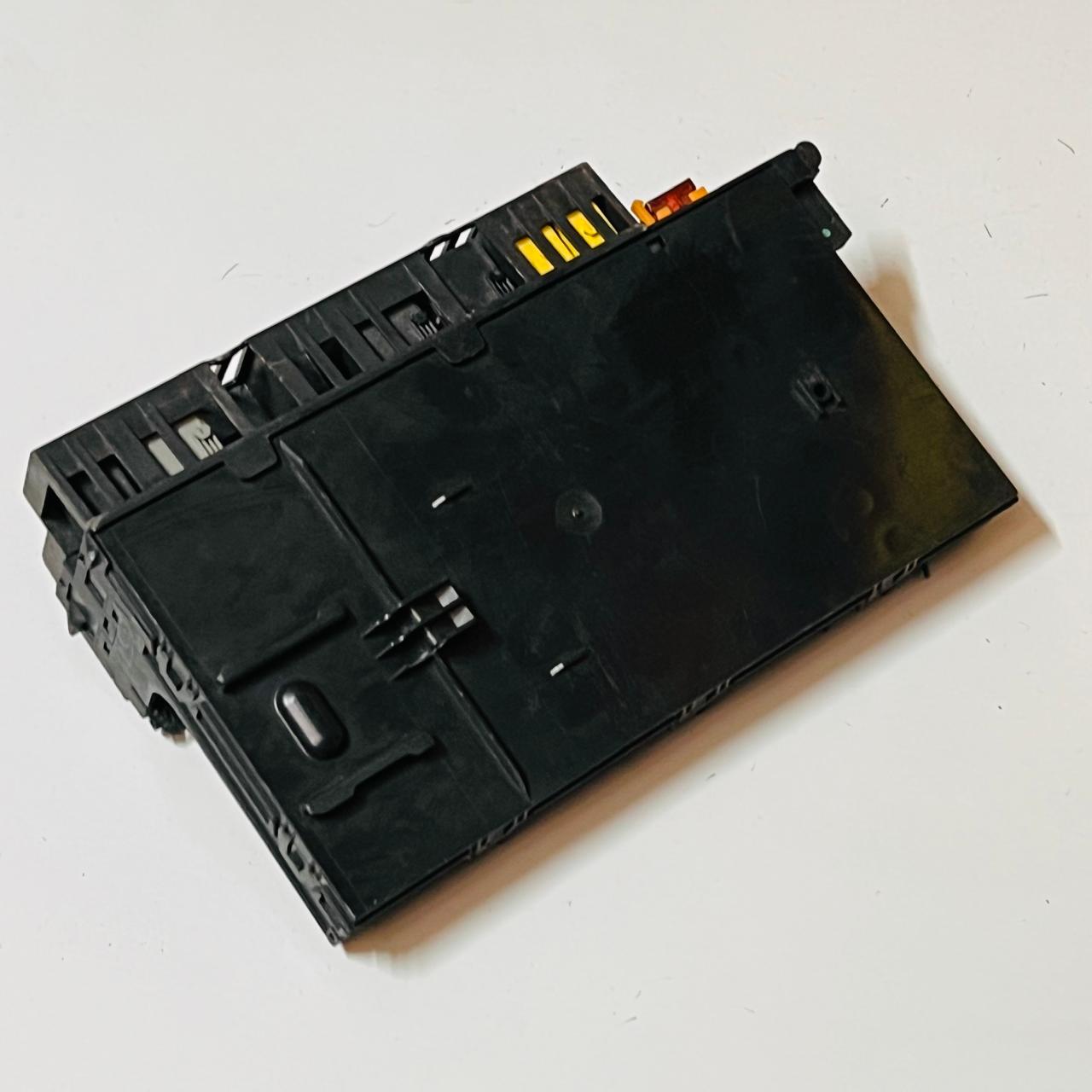 Mercedes-Benz E-Class Fuse Relay Box 2115452001 5DK008047-40 5DK00804740