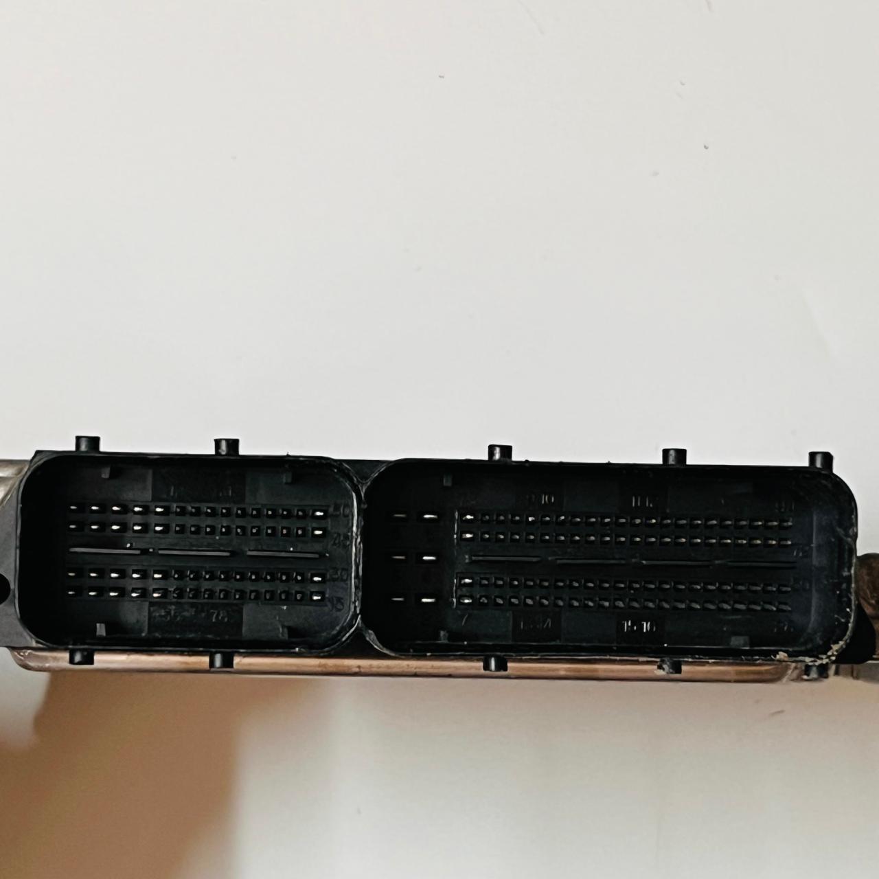 وحدة التحكم الإلكترونية OEM 391044A311 لسيارة هيونداي بورتر 2 أصلية 0281015510