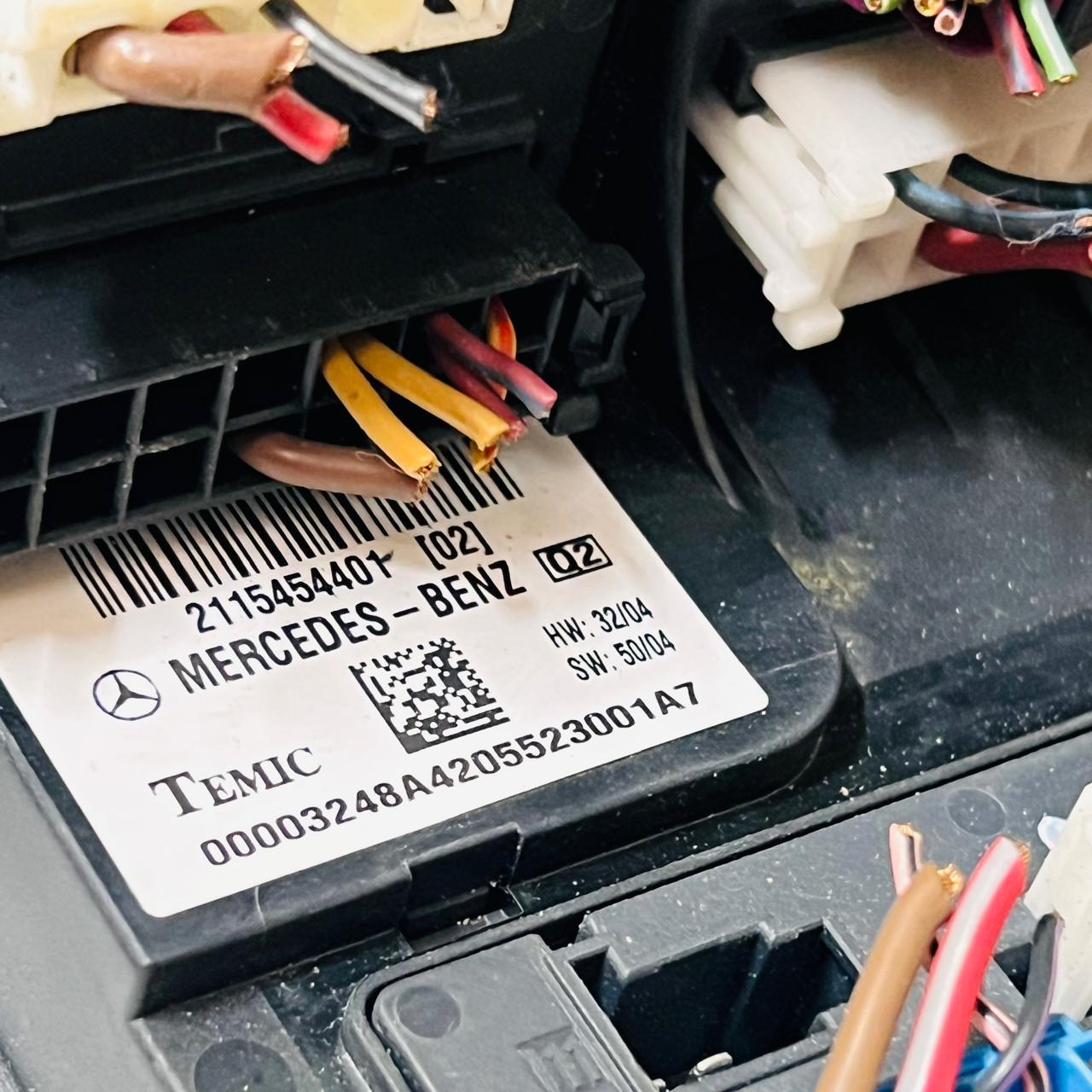 MERCEDES-BENZ CLS class 2005 Fuse Box 2115454401