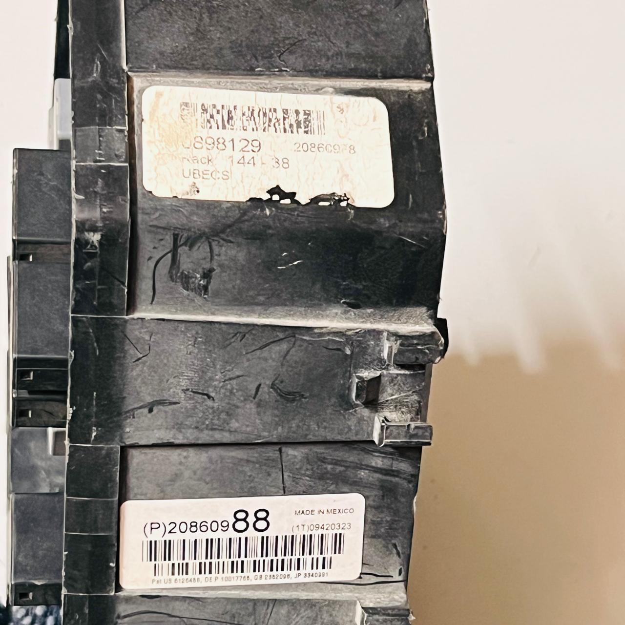 Fuse box 2012 Cadillac Wiring Harness Junction Block GM 20860988
