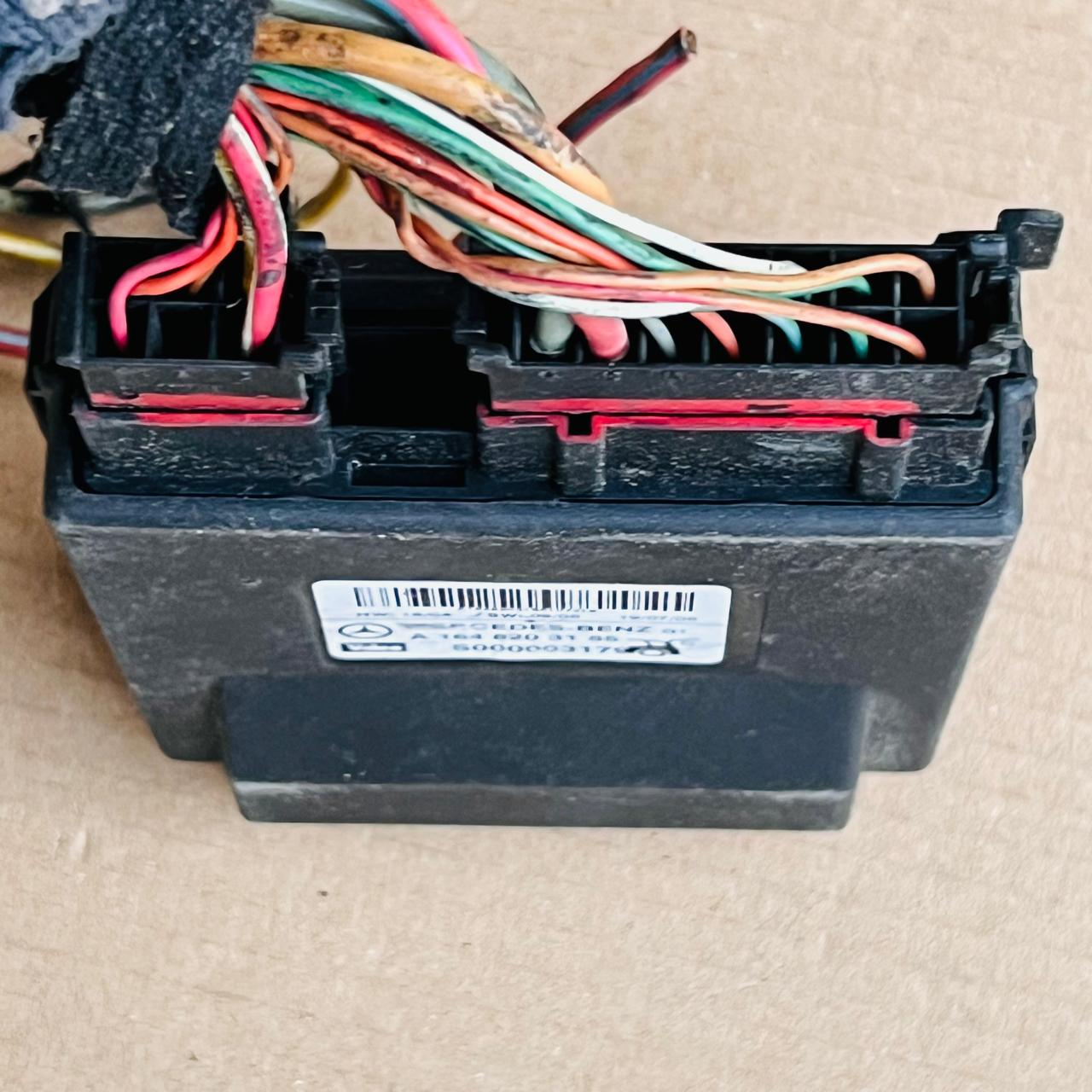 A1648203185 Mercedes Trunk Gate Control Module Fits W164 W251 X164 S000003179