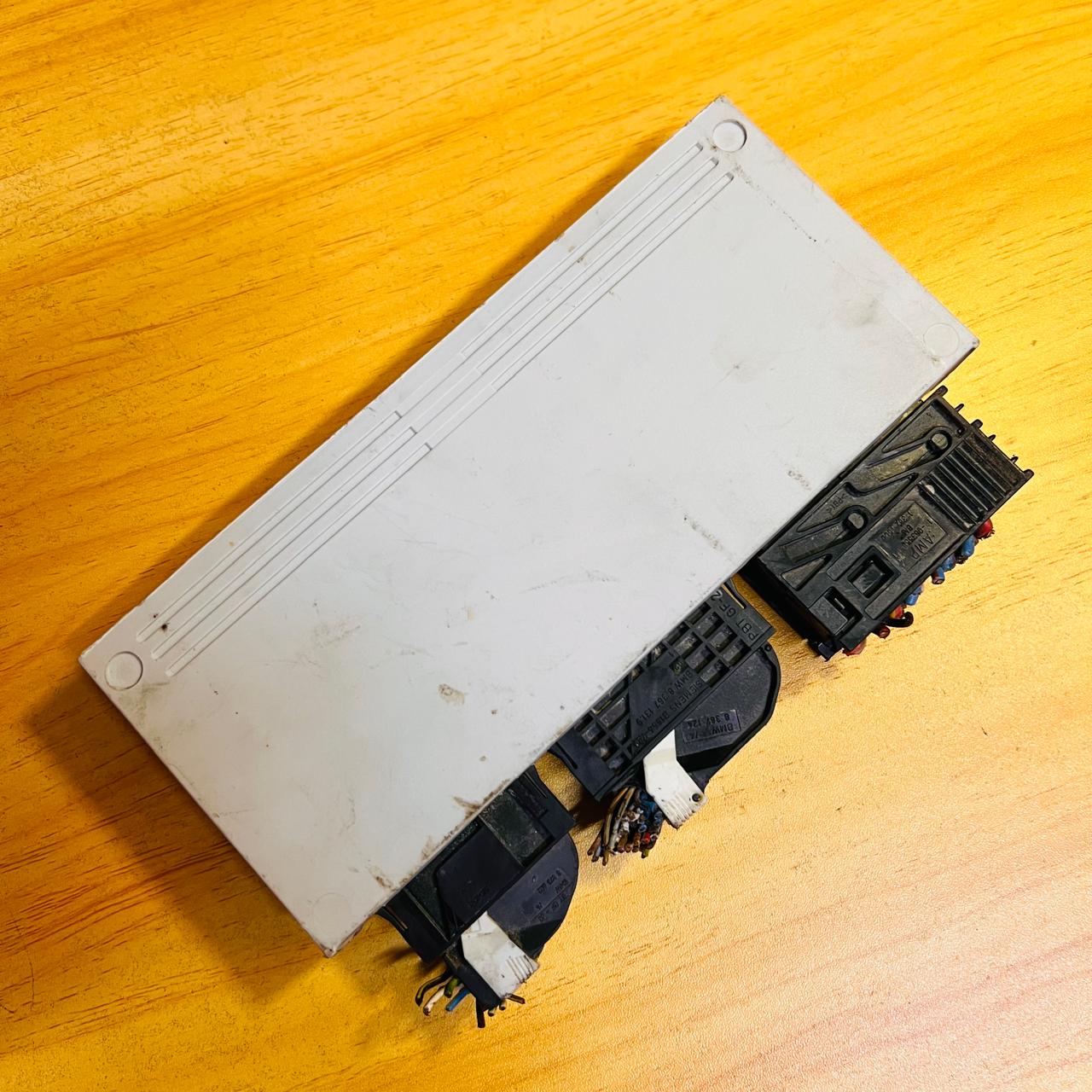 61.35-8385538 / 8385538 / 61358385538 / 109110/ 309910 BMW E46 Basic Comfort Control Module BCM, automan spare parts