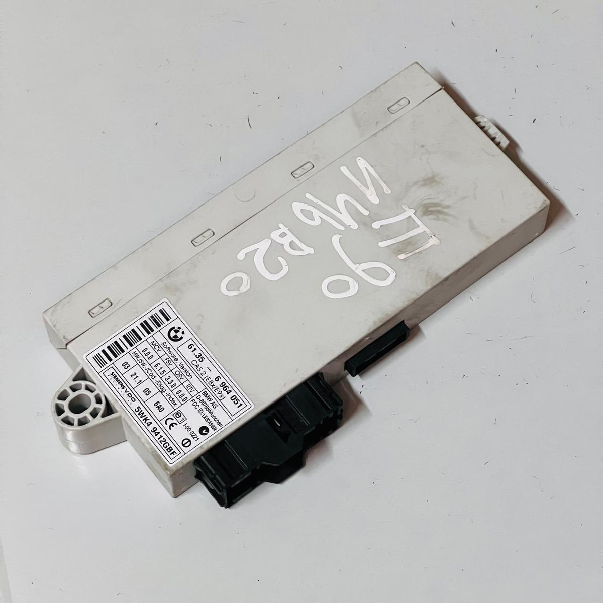 وحدة التحكم في نظام الوصول لسيارة BMW E90 E87 رقم 6964051