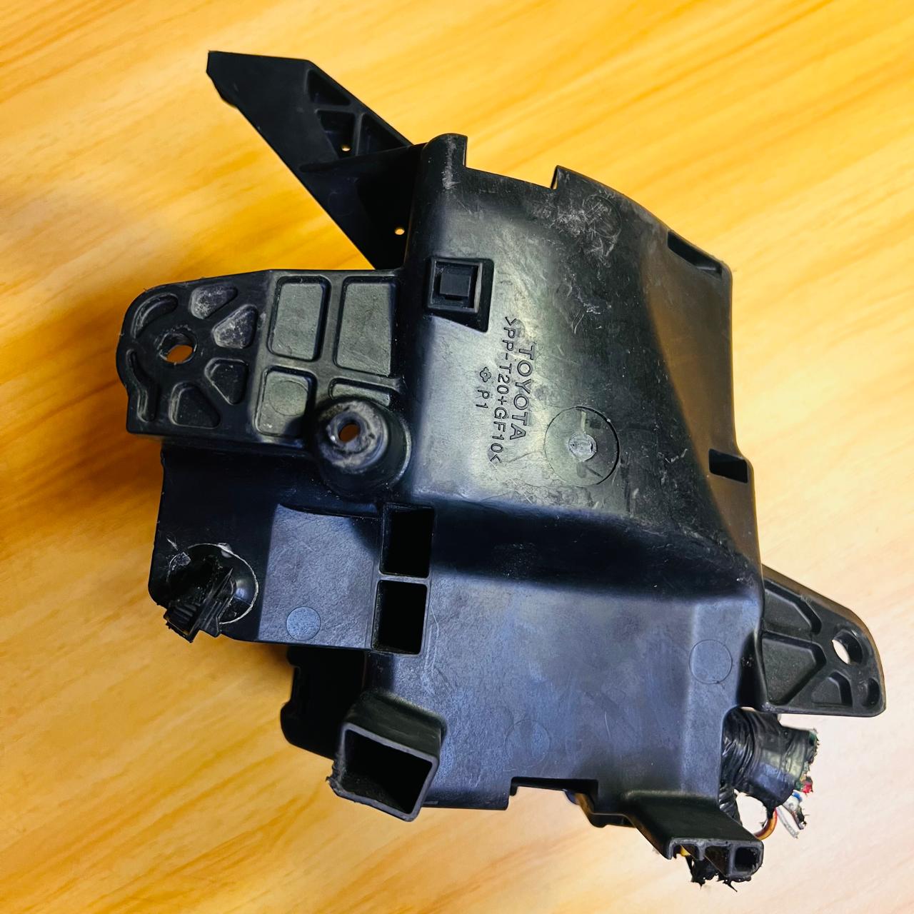 Toyota Isis 2005 Fuse Relay Box 82662-44210, 82662-44211, 82663-68010, 82741-63010, 8266244210, 8266244211, 8266368010, 8274163010 ,ZNM10G, 1ZZ-FE, PP-T20+GF10, PA66-PPE , automan spare parts