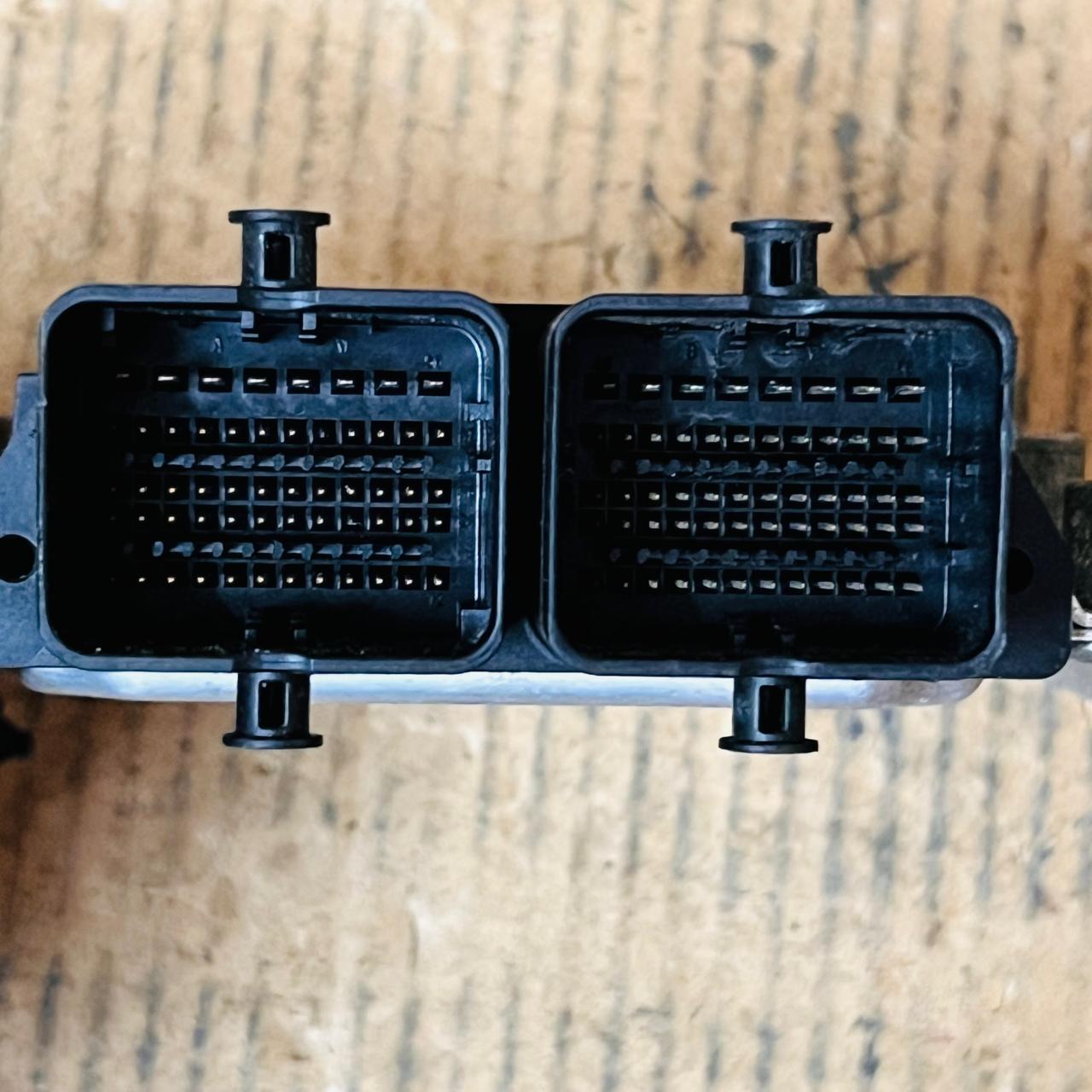 Suzuki DB819 Engine Control Unit ECU 3391069L01 0261S07288