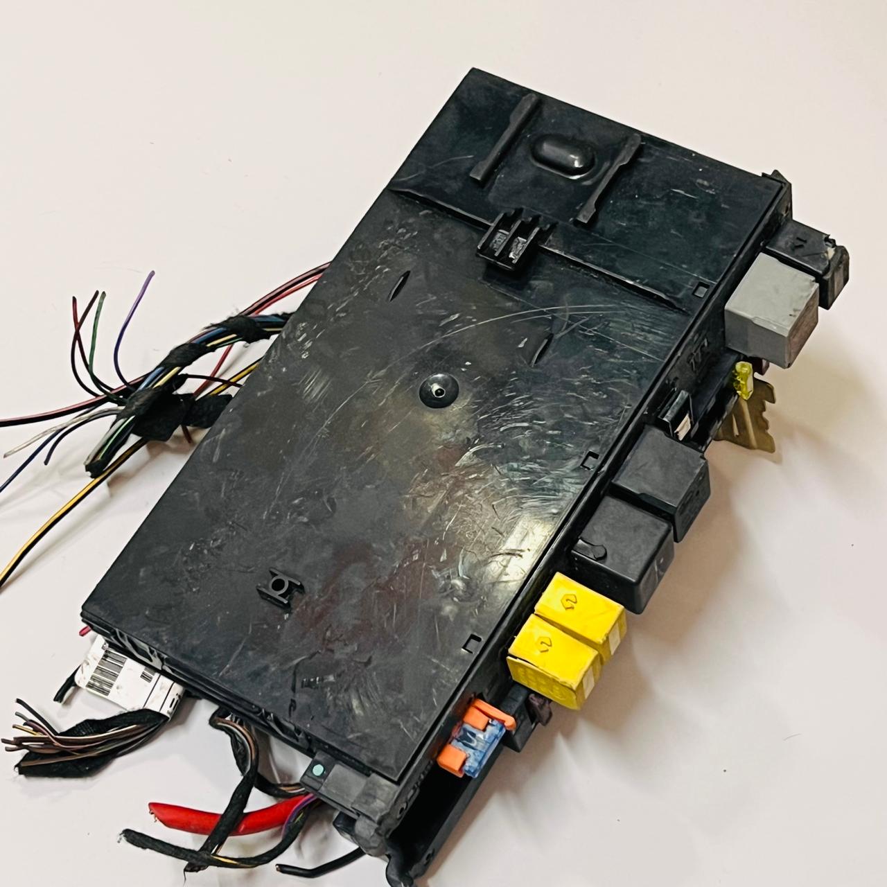 2005-2009 MERCEDES-BENZ C Class C209 CLK 280 W203 Fuse Box SAM Control Unit 2095451601 / 5DK008486-05