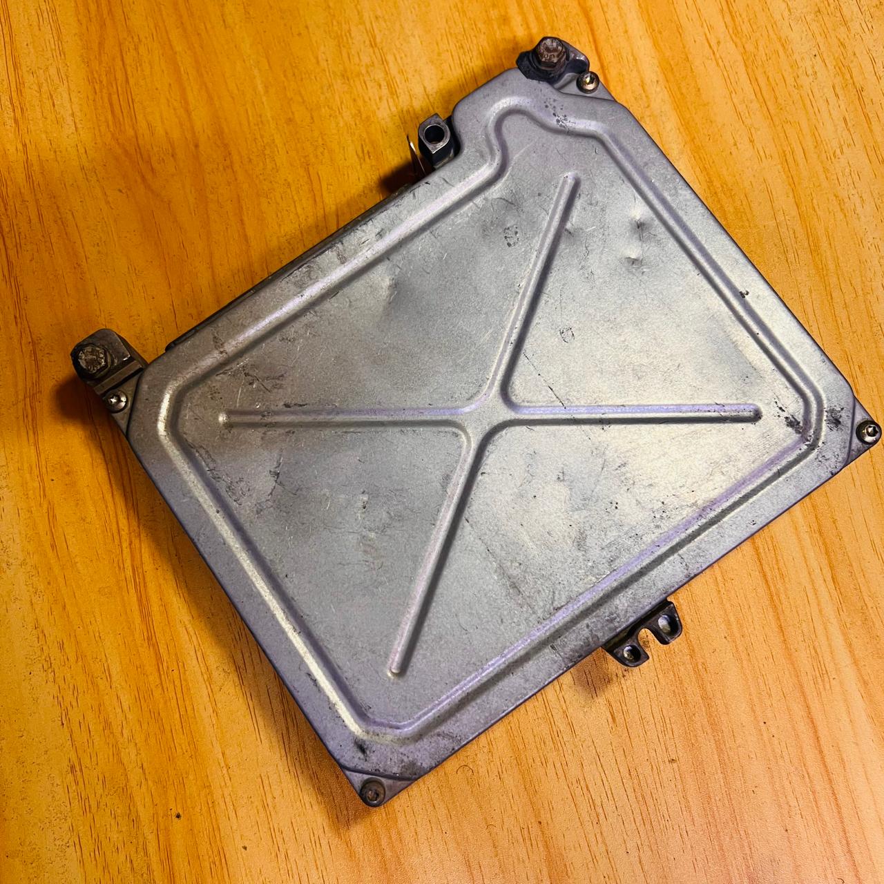 S101718102C / HOM7700749946 / 7700858259 Renault Engine Control Unit ECU Genuine, auto man spare parts