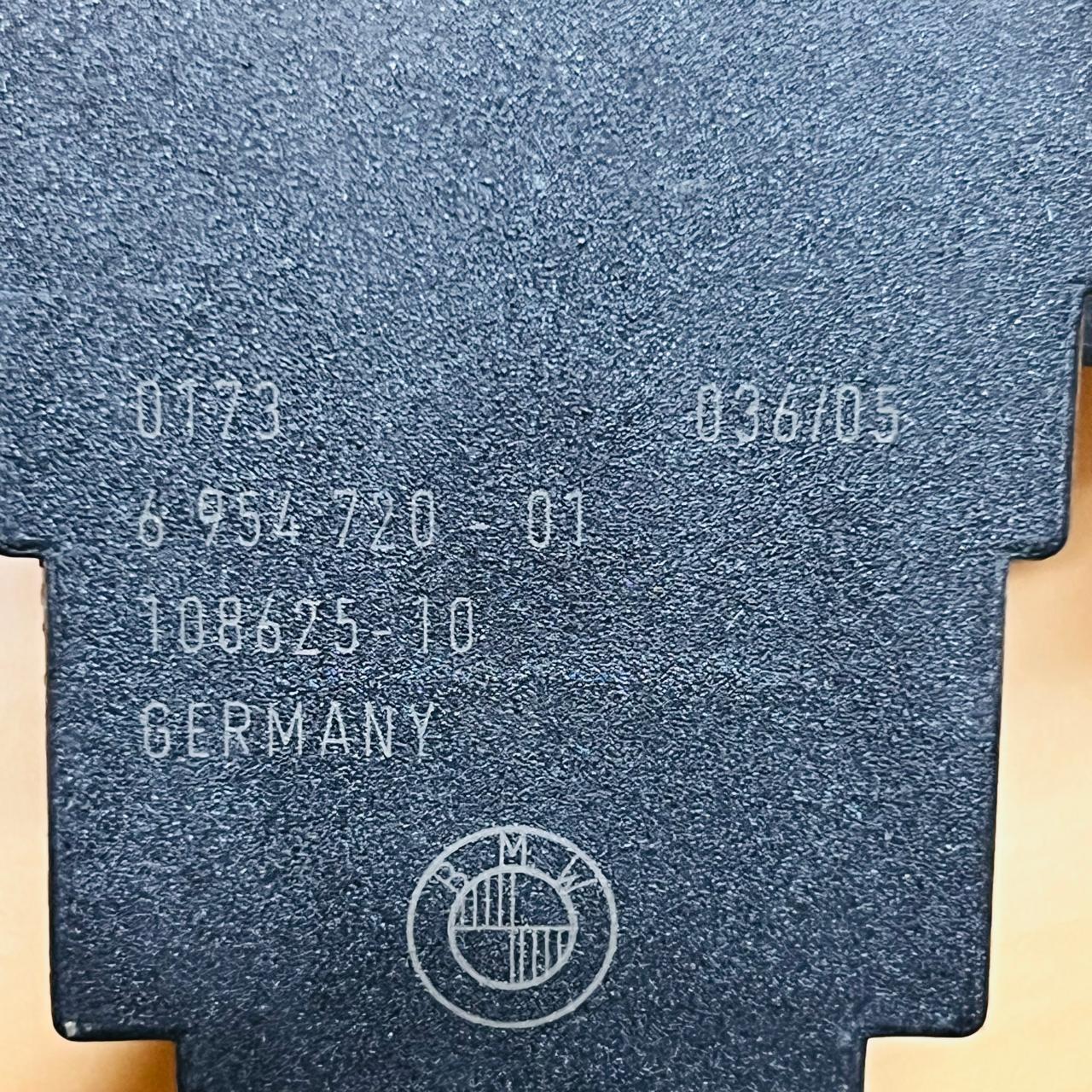 6954720-01 BMW Ignition Key Reader E90 E91 E92 E93 OEM Slot Module