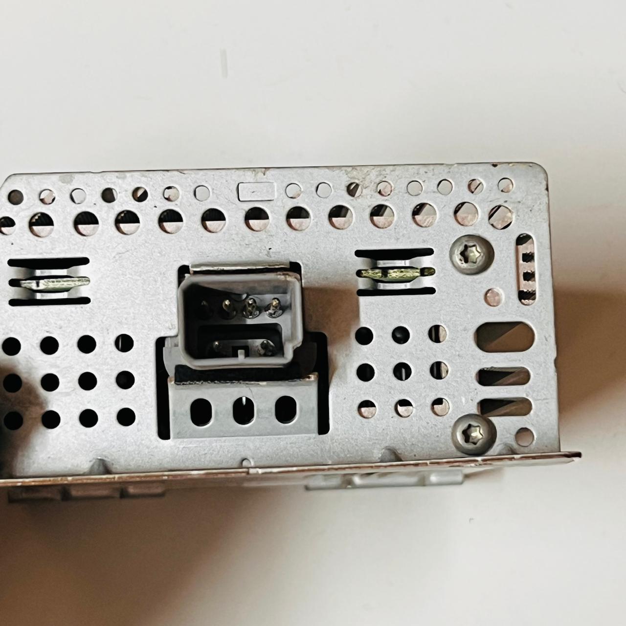 وحدة التحكم في مكبر الصوت لينكولن كونتيننتال GD9T18C808AA
