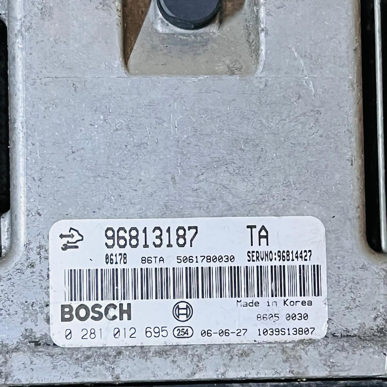 2005-2011 Chevrolet Captiva Engine Control Unit ECU - 96813187 0281012695