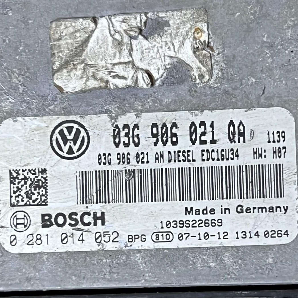 2009 Volkswagen Golf Plus Engine Control Unit ECU = 03G906021QA / 0281014052