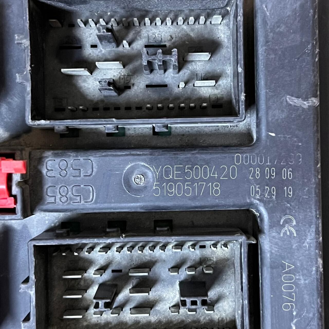 06-09 Land Rover Range Rover Sport Rear Fuse Relay Box - YQE500420 / 519051718