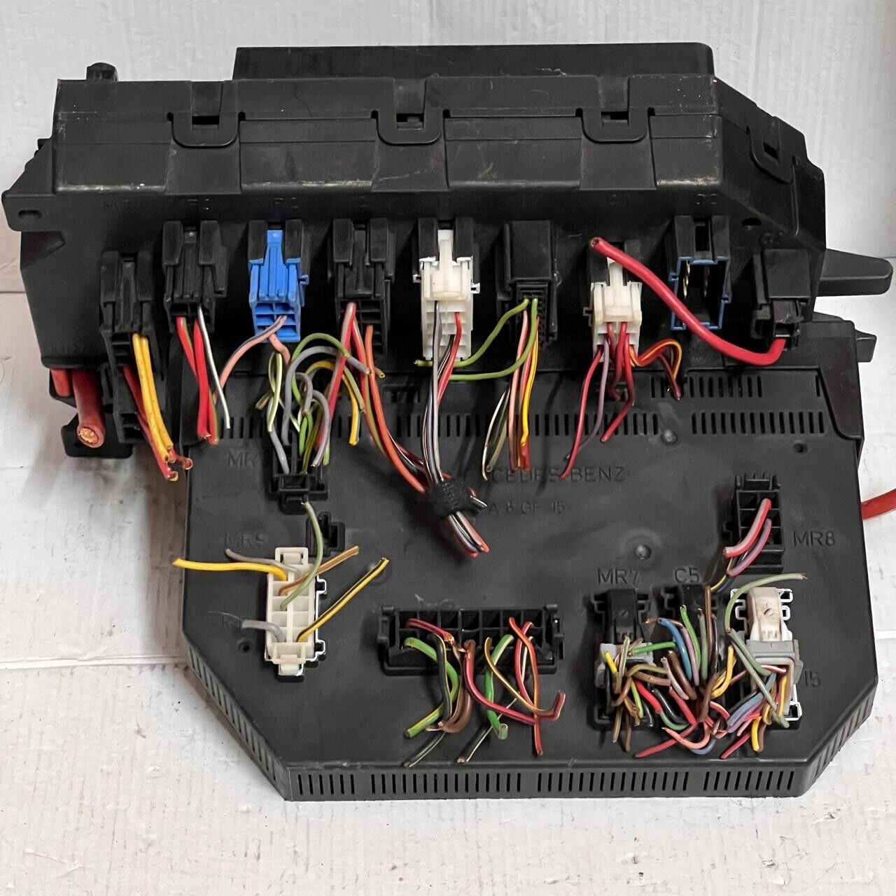 FRONT UNDER HOOD FUSE BOX MODULE MERCEDES W216 W221 S63 S550 OEM