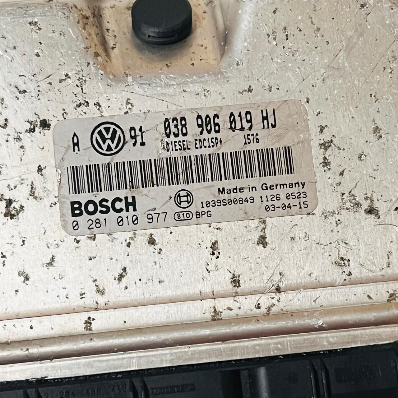 Volkswagen Skoda Engine Control Unit ECU - 038906019HJ / 0281010977