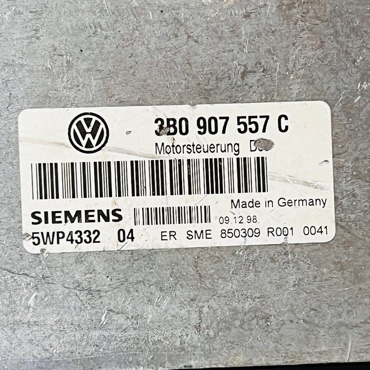 Volkswagen Siemens Engine Control Unit ECU - 3B0907557C / 5WP433204