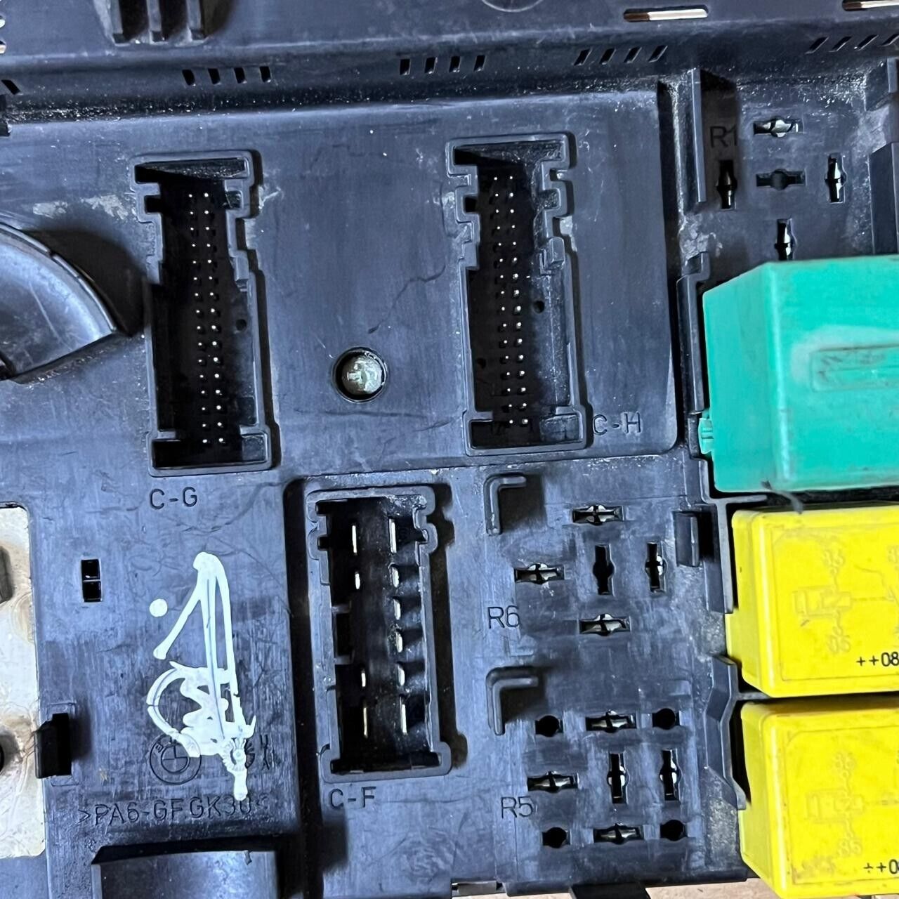 BMW X5 E53 MAIN FUSE CONNECTION BOX   PA6-GF.GK30 PA6GFGK30