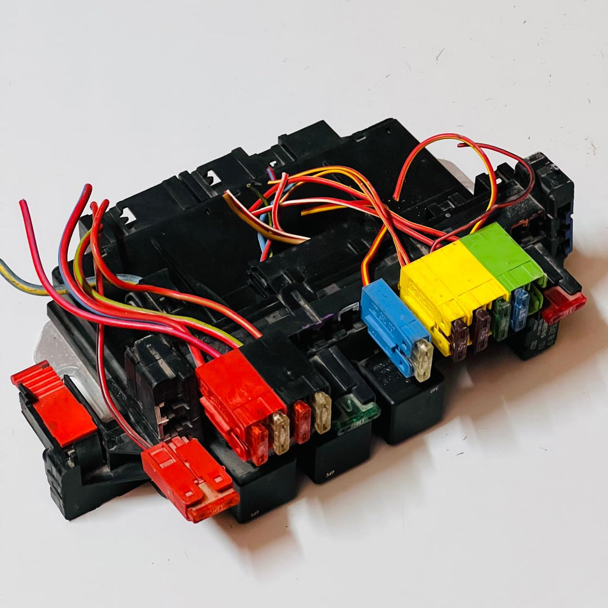 2000-2006 Mercedes Benz W220 S430 S500 SAM Rear Fuse Box Relay A0285458132 05045132