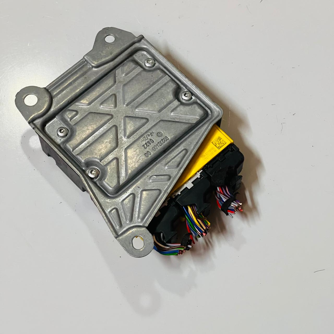 وحدة التحكم الإلكترونية للوسادة الهوائية RENAULT CAPTUR S TCE موديل 2021 985105725R A3C00491600 OEM
