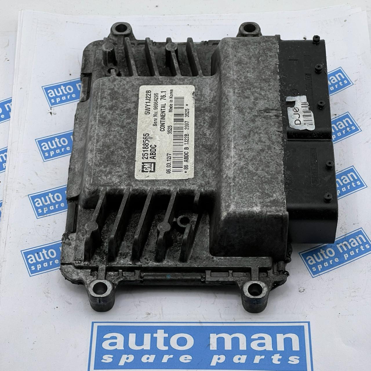 وحدة التحكم في محرك شيفروليه أورلاندو ECU 25188565 5WY1J22B