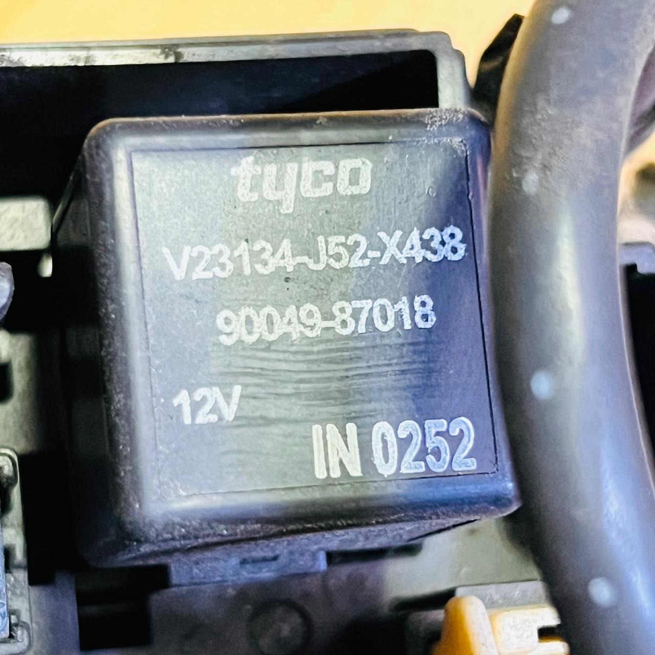 82661-B2020 / 82661B2020 Genuine Fuse Box Junction Block Interior Fuse Panel OEM, auto man spare parts