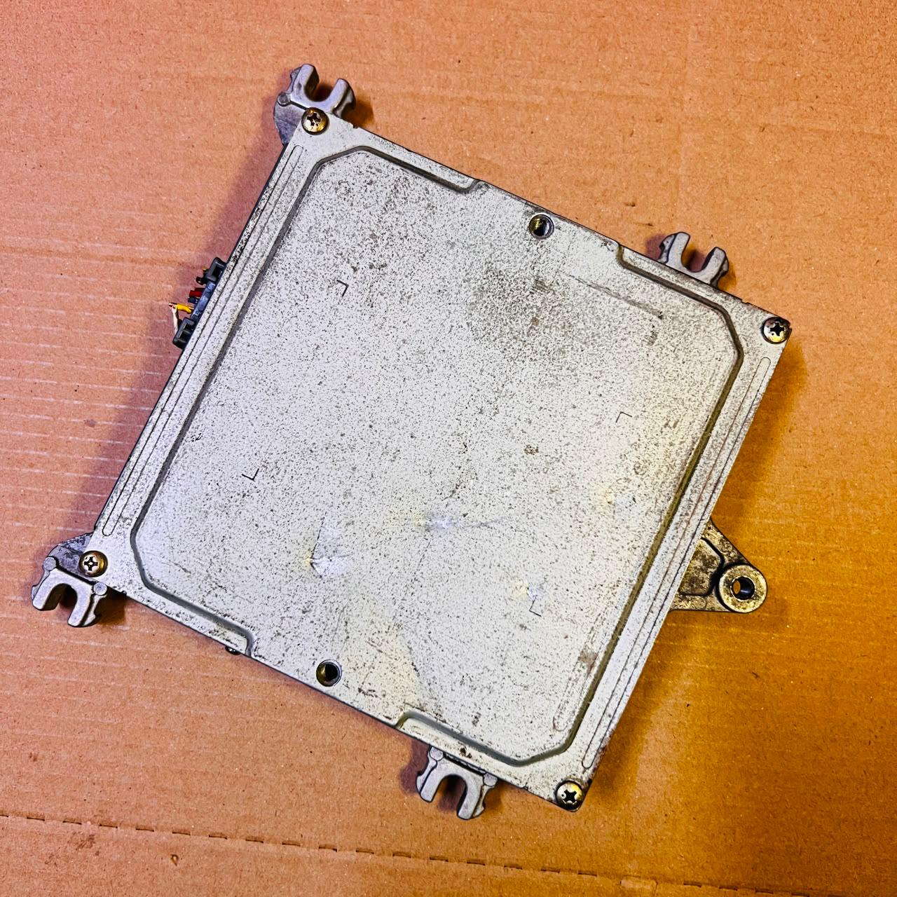 37820-P3G-902 / 37820P3G902 Honda Step Wagon RF1 2.0L DOHC Automatic Engine Control Unit ECU Genuine OEM, automanspareparts