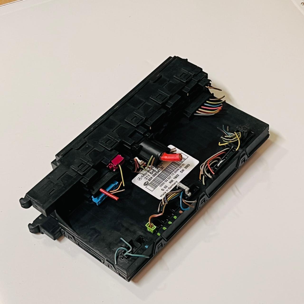 2008 Mercedes W211 E220 CDI Comfort control unit central electric 2115453501 / 5DK008047-31