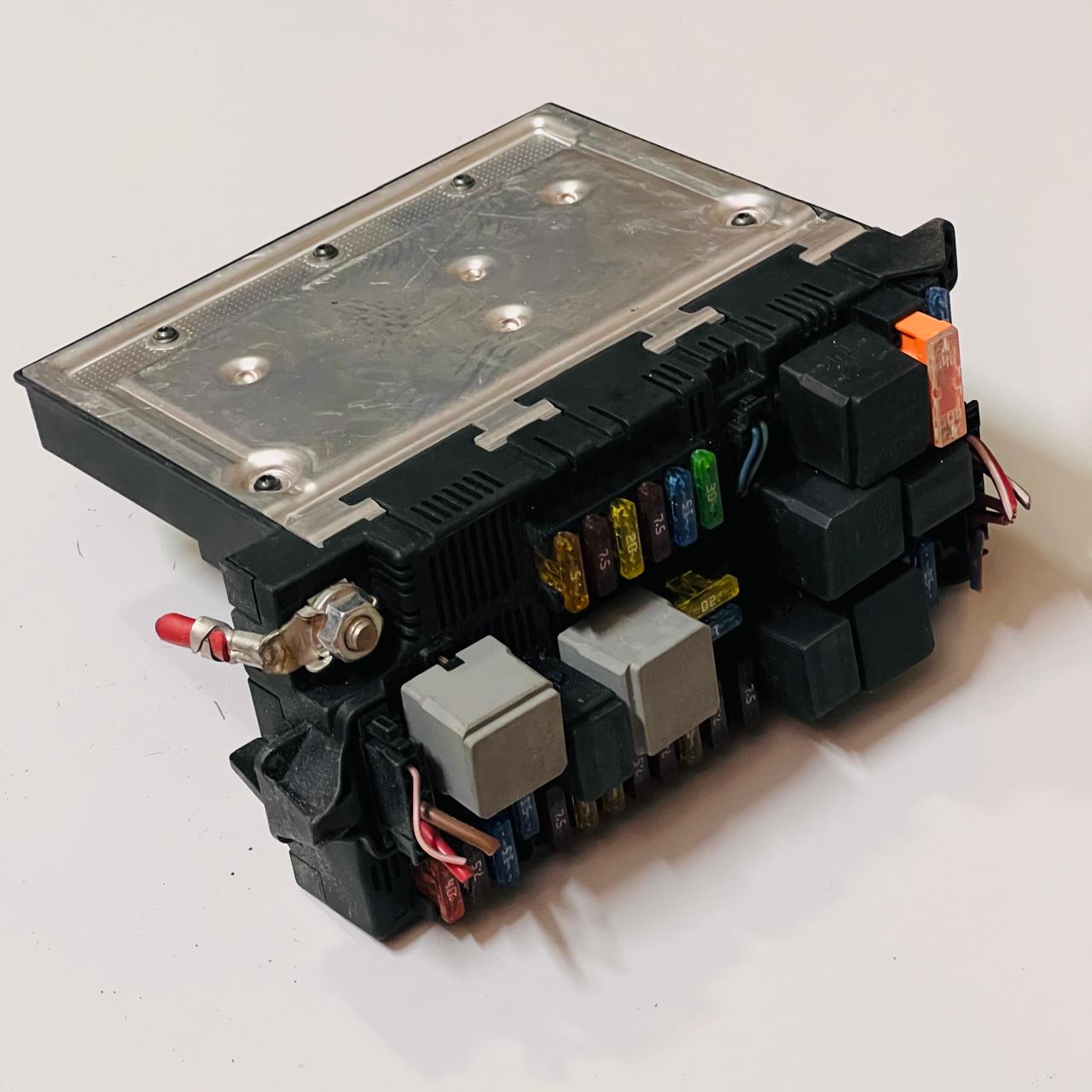 MERCEDES-BENZ CLS class 2005 Fuse Box 2115454401
