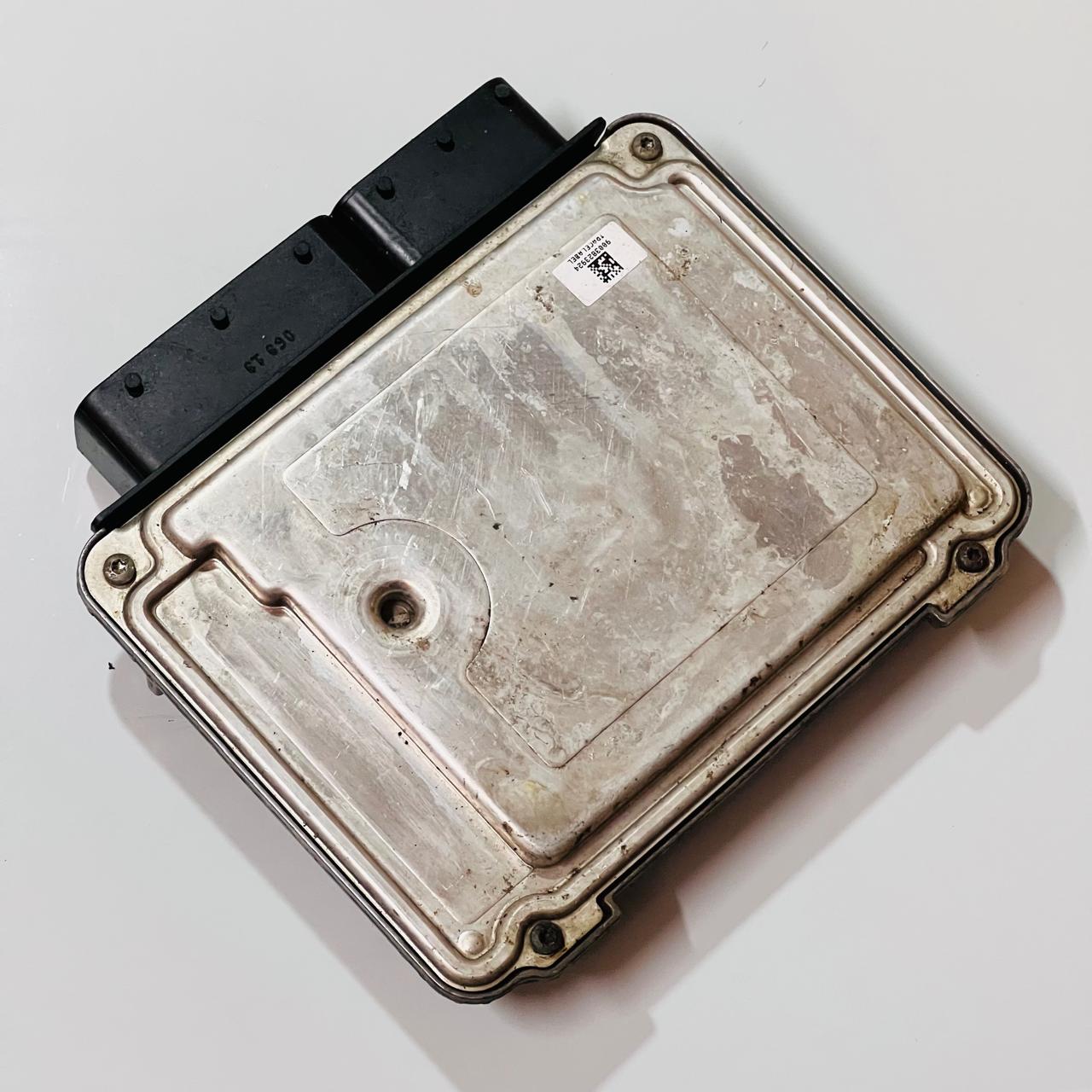 وحدة التحكم في محرك شيفروليه كابتيفا ECU 96878476 0261209318