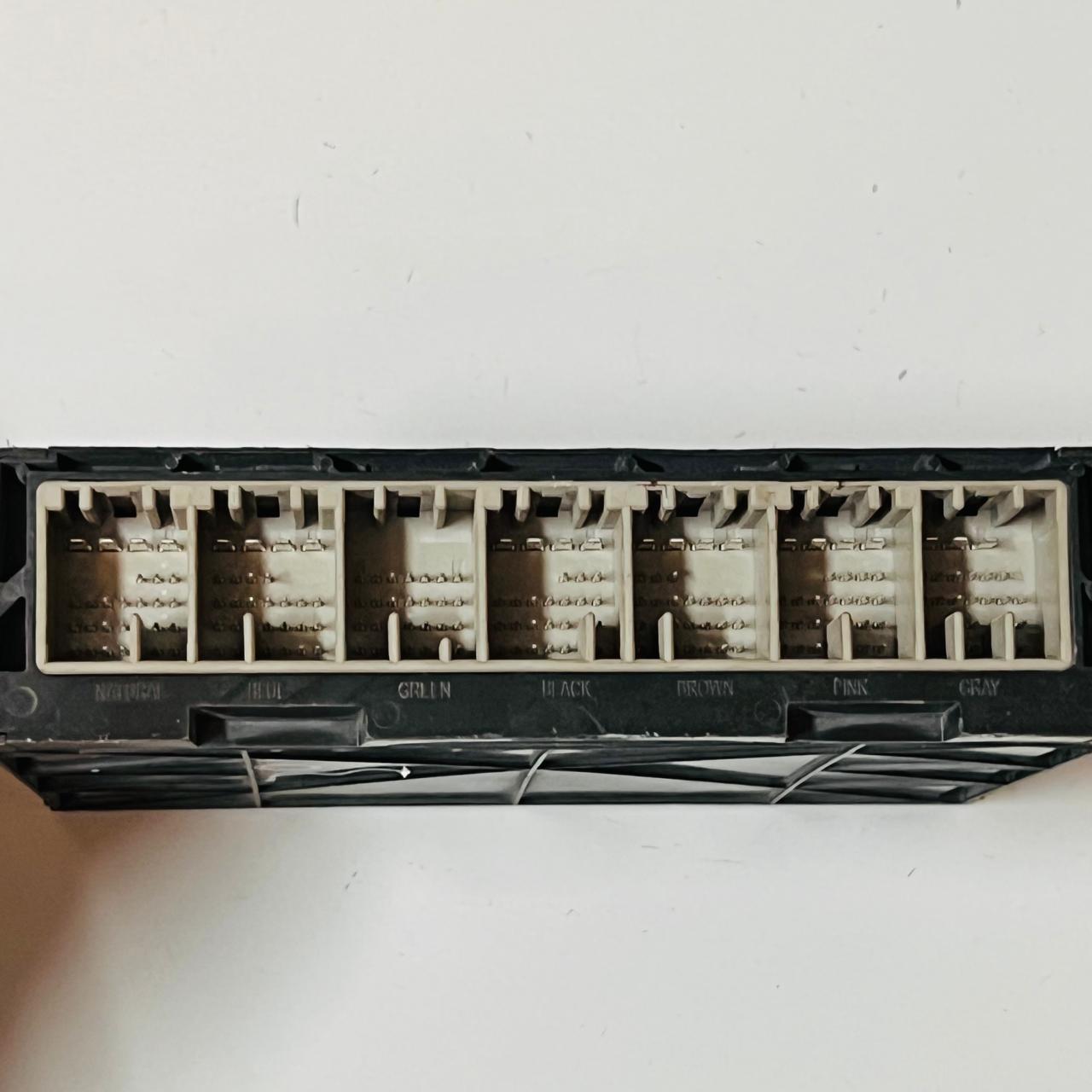 وحدة التحكم في هيكل شيفروليه كروز 2012-12 BCU BCM 13585675 OEM