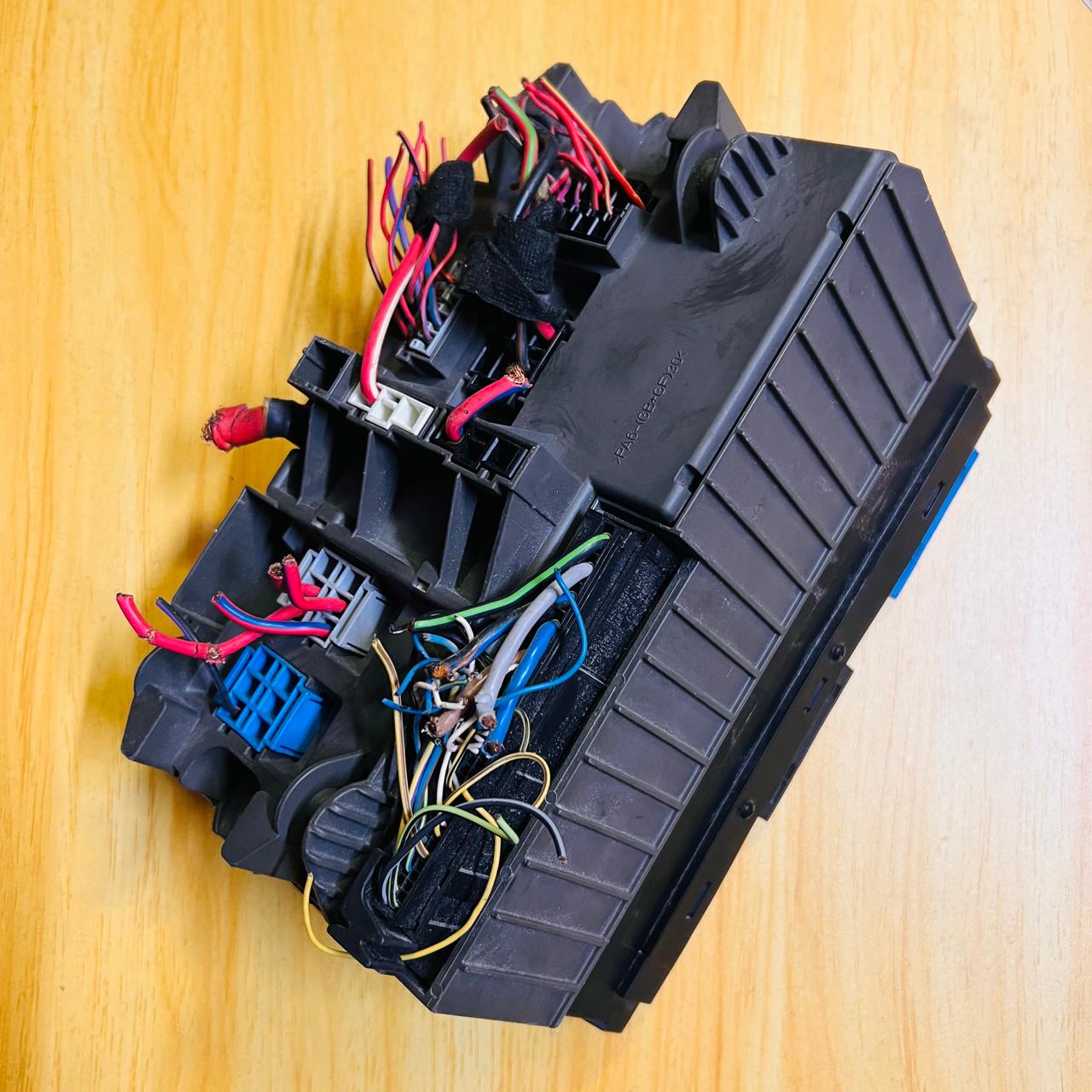 518953039A / 914511501 / 8367131-04 / 836713104 / 8379403-02 / 837940302 BMW X5 X6 E70 E71 Dash Cabin Fuse Relay Junction Module Box OEM, automan spare parts