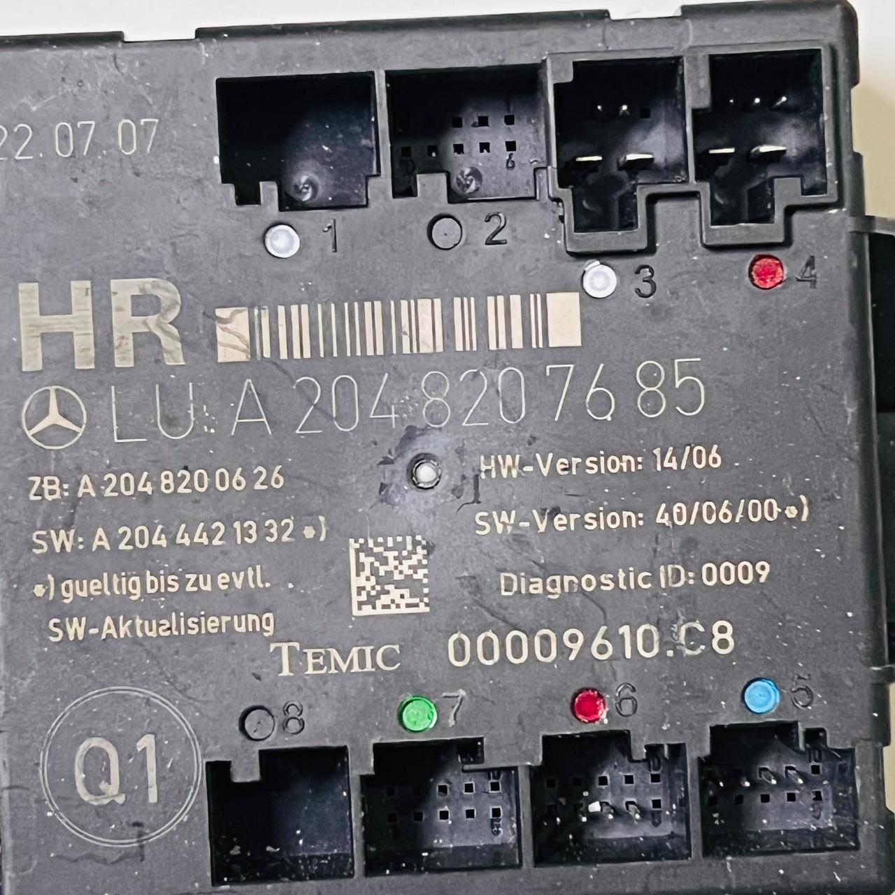 Mercedes-Benz C W204 Door control unit  A2048207685 A2048200626 A2044421332