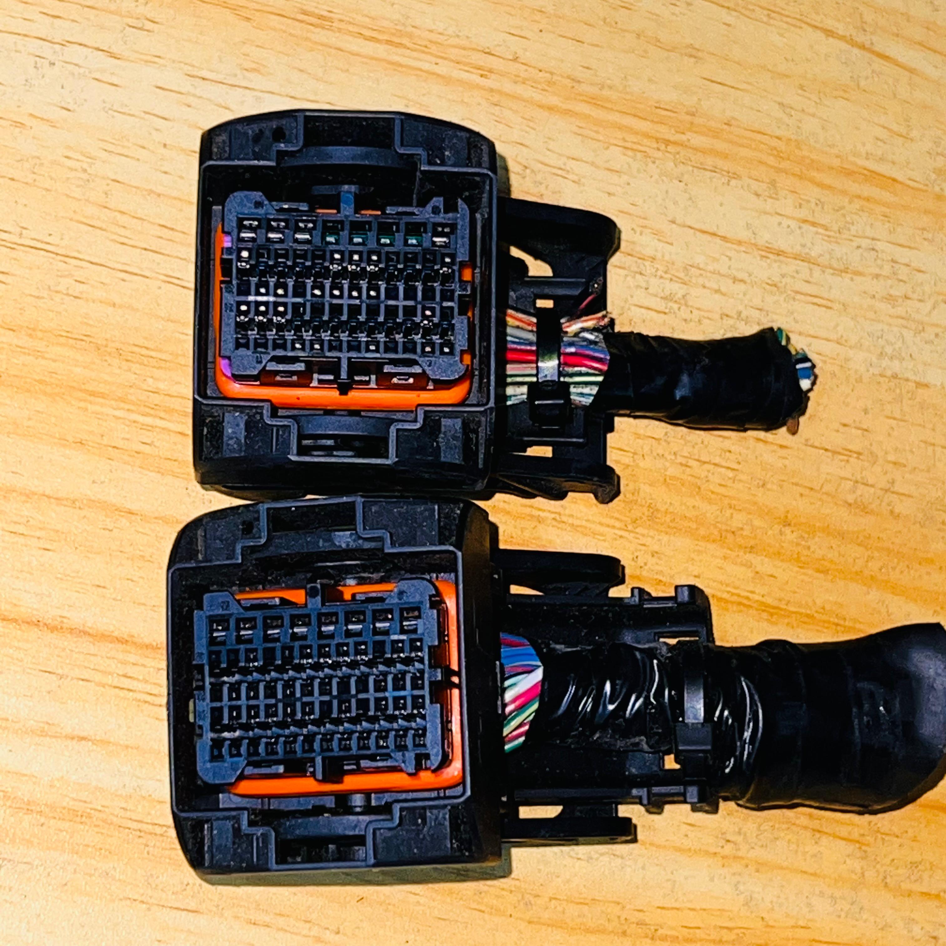 Suzuki Swift FZ Engine Control Unit ECU Plug/ Connector fits 0261S05790 / 3391071LA0, automan spare parts