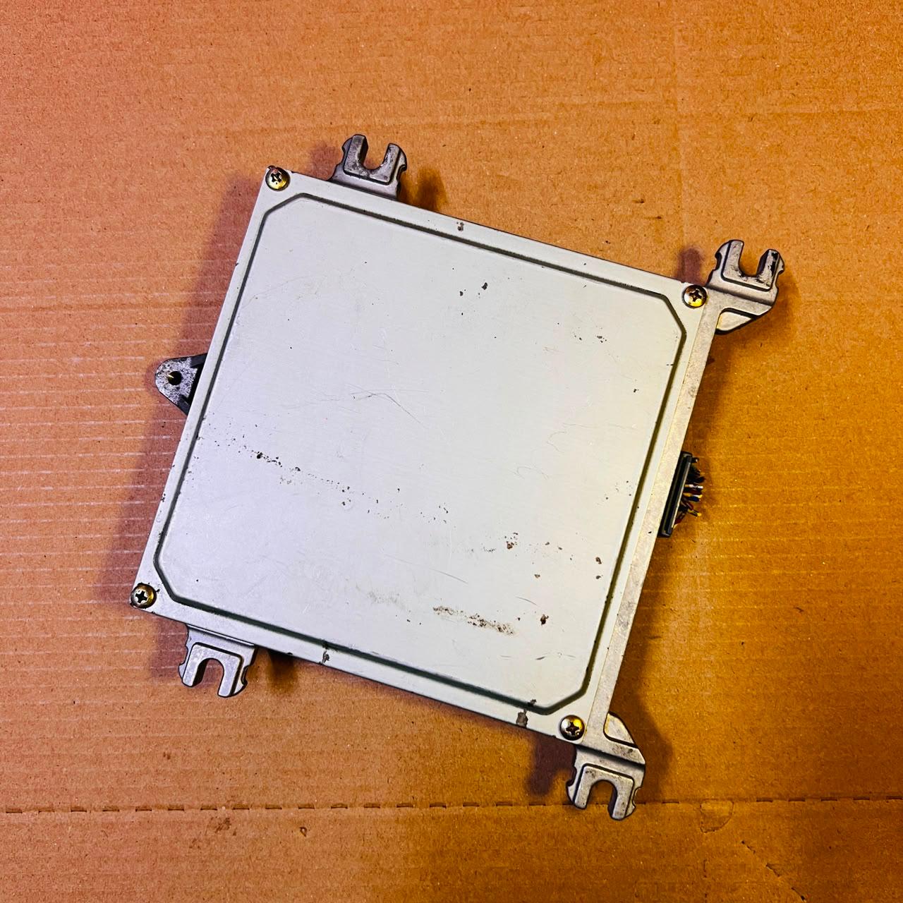 37820-P3G-902 / 37820P3G902 Honda Step Wagon RF1 2.0L DOHC Automatic Engine Control Unit ECU Genuine OEM, automanspareparts
