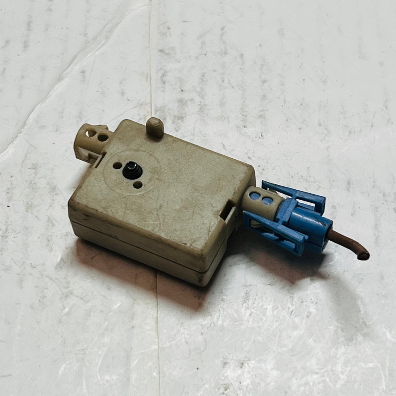 BMW 5 Series F10 F11 520 Genuine Antenna Interference Trap Circuit 9118262