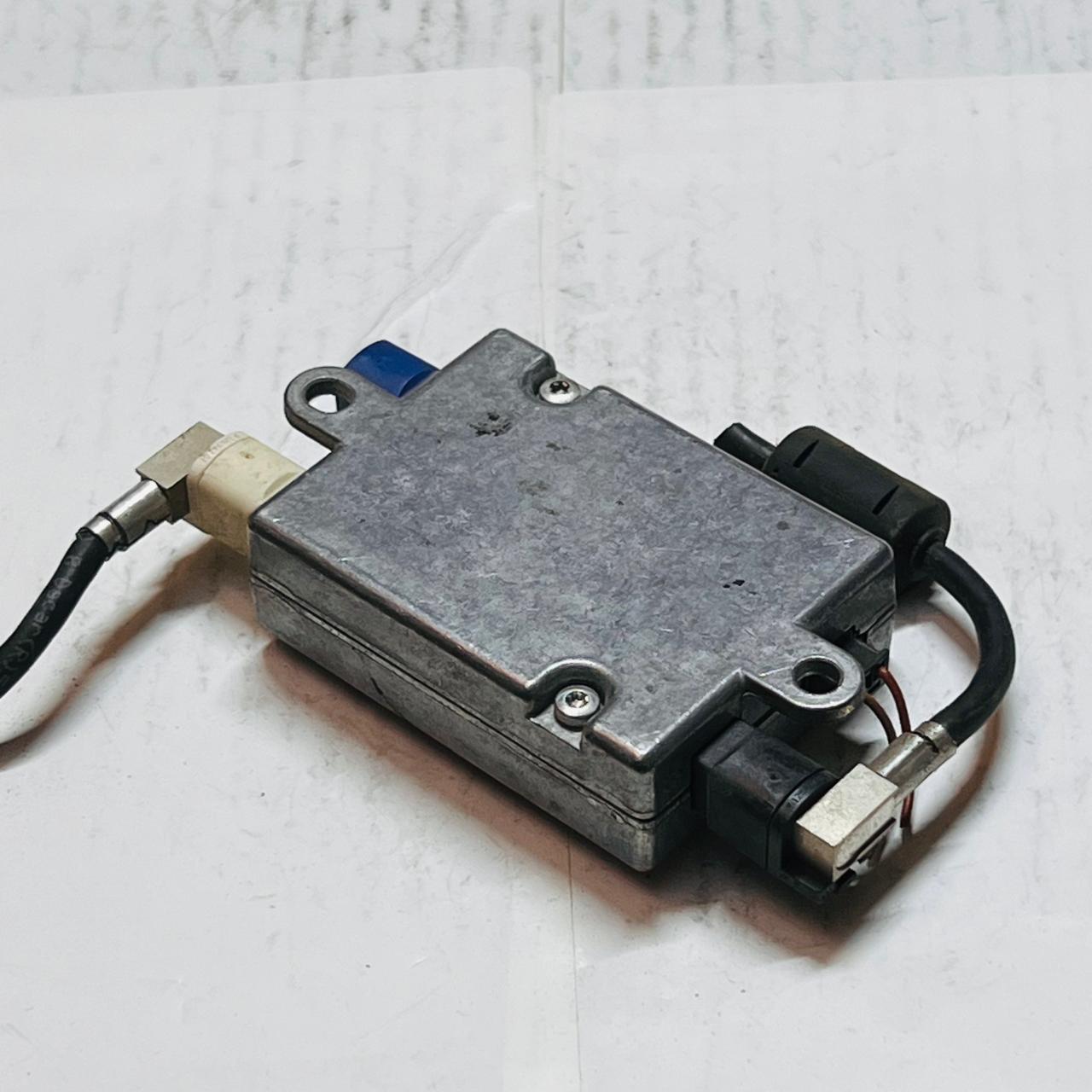 BMW 535XI Usb Hub Antenna Control Unit 9123739