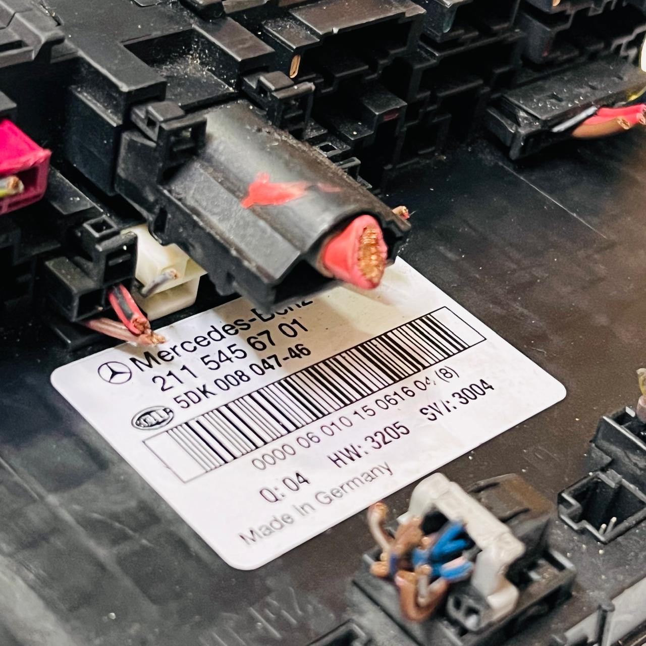 Mercedes Benz W211 W219 SAM module central electric fuse box 2115456701 5DK00804746