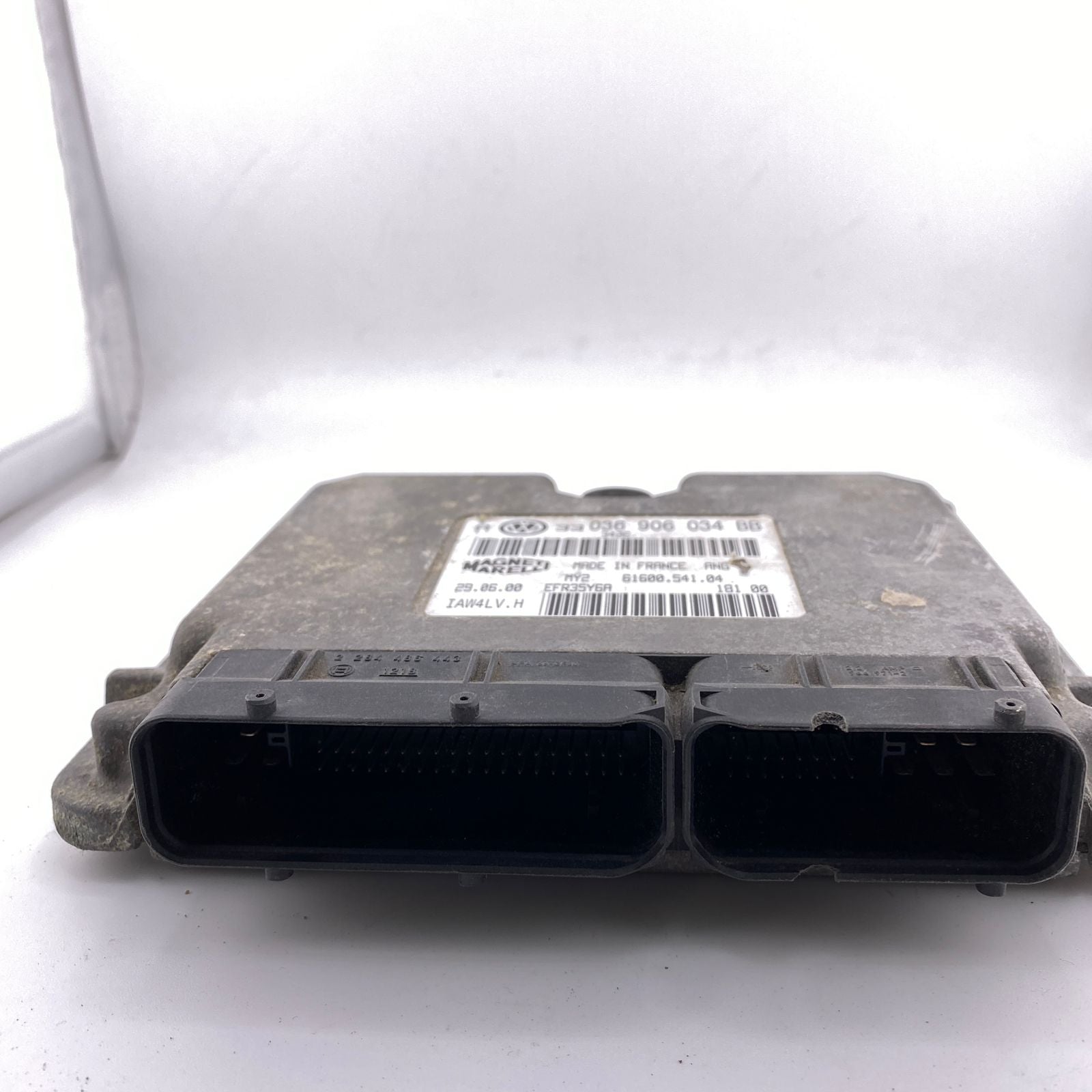 036906034BB وحدة التحكم في محرك البنزين VW Golf MK4 1.6 وحدة التحكم الإلكترونية 036906034 BB