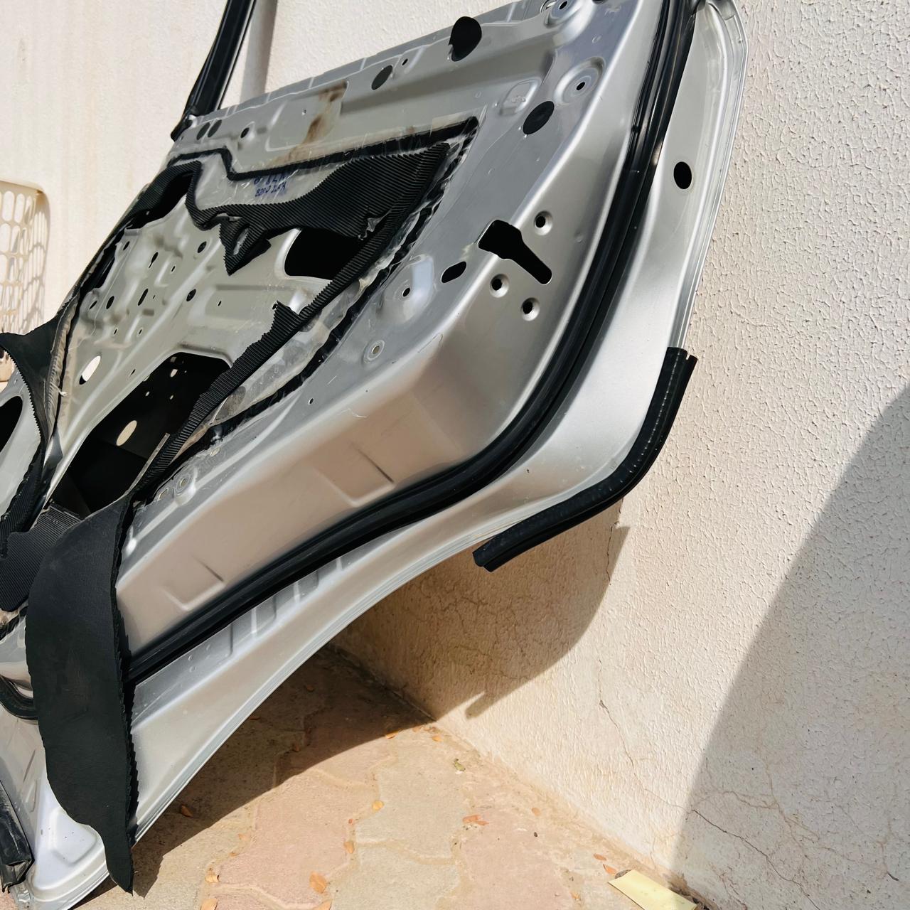 Infiniti QX56 11-13 Rear Door Right Passenger Silver 828601LA0A OEM