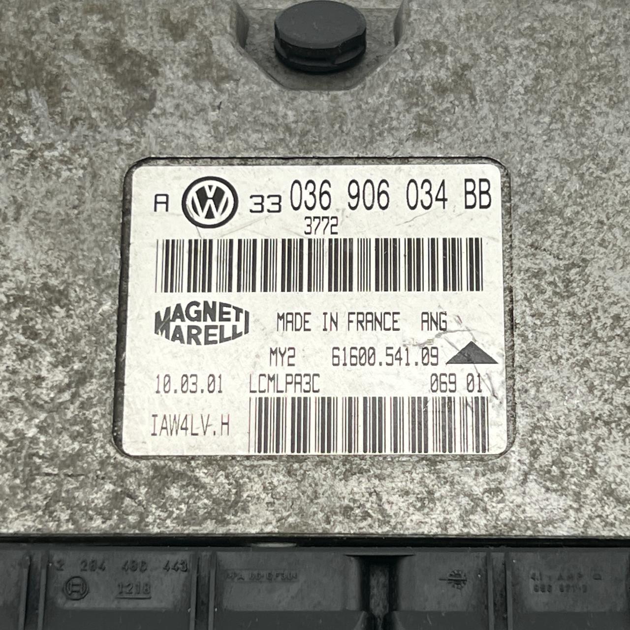 036906034BB وحدة التحكم في محرك البنزين VW Golf MK4 1.6 وحدة التحكم الإلكترونية 036906034 BB